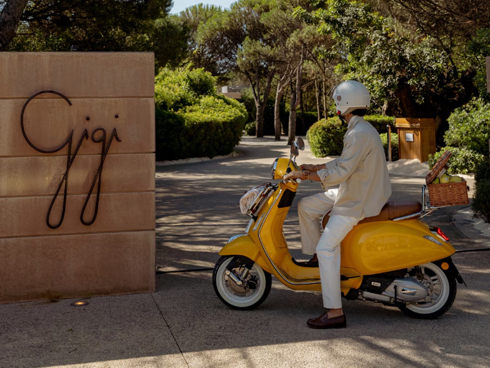A view of the all-new Vespa X Gigi Primavera 125. Media sourced from Vespa.