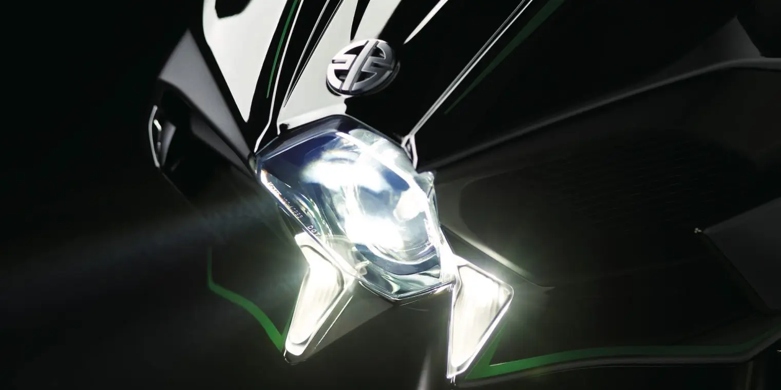 A front cowl close-up of. Kawasaki Ninja H2. Media sourced from Motorbike Writer on Youtube.